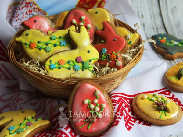 Фото готового блюда: Пасхальные имбирные пряники с глазурью