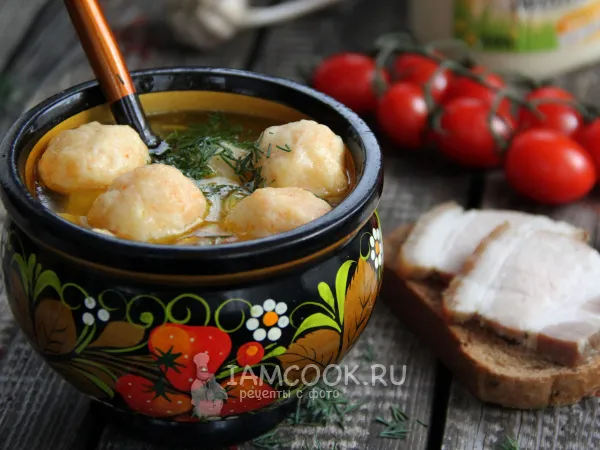 Фото готового блюда: Куриный суп с сырными шариками и картофелем