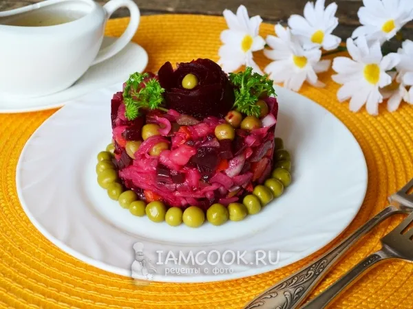 Фото блюда: Винегрет с горошком и капустой (классический рецепт)