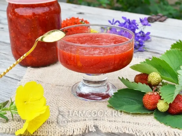 Фото готового блюда: Клубничное варенье без варки ягод (под заморозку)
