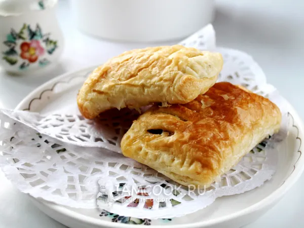 Фото готового блюда: Слойки с овощами и сыром