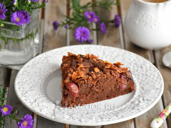 Фото блюда: Шоколадный кекс с вишней и беконом