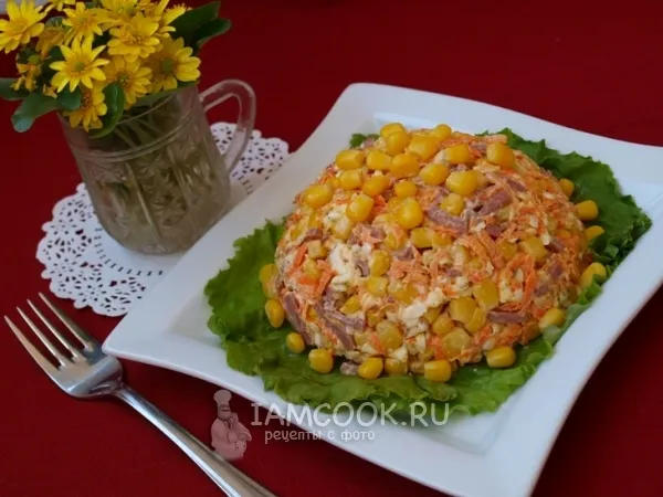 Фото блюда: Салат с копчёным сыром