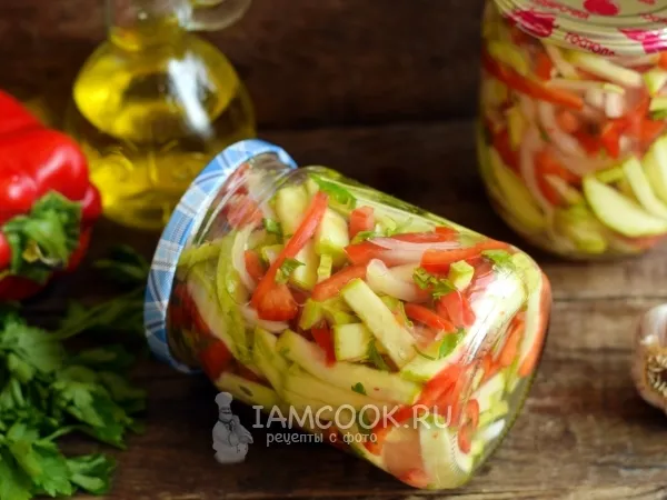 Фото блюда: Маринованный салат из кабачков и перца на зиму