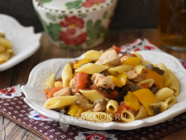 Фото блюда: Паста с овощами и куриной грудкой