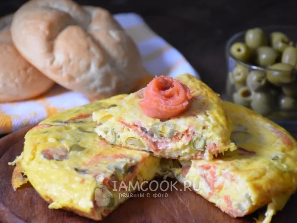 Фото готового блюда: Фриттата с лососем и сыром