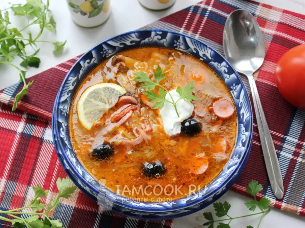 Фото блюда: Сборная мясная солянка с капустой, грибами и картошкой