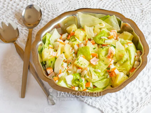 Фото блюда: Салат айсберг с крабовыми палочками и ананасом