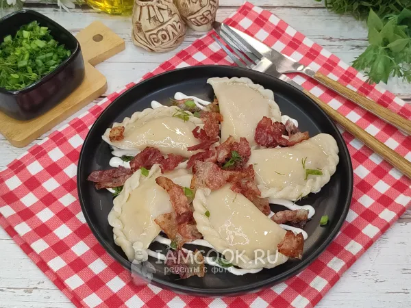Фото блюда: Вареники с картошкой и беконом