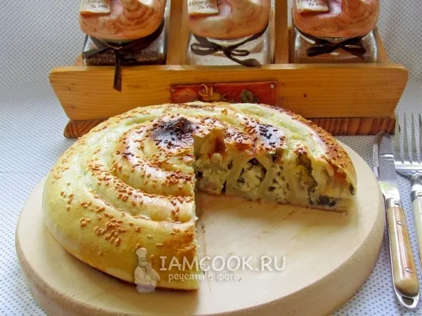 Фото блюда: Кольцевой пирог с творогом и зеленью