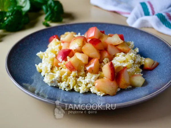 Фото блюда: Сладкие макароны с творогом и яблоком
