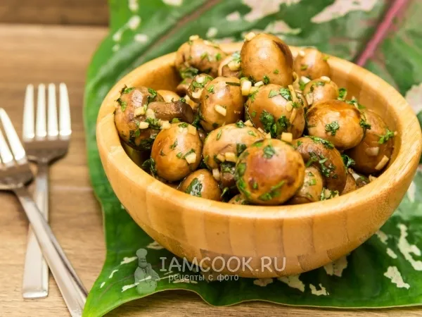 Фото блюда: Жареные шампиньоны с чесноком и кинзой