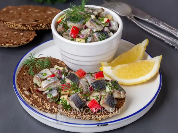 Фото готового блюда: Селедка с яблоками