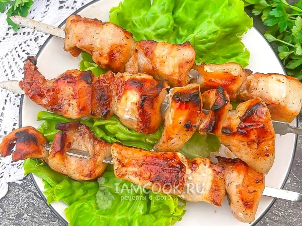 Фото готового блюда: Сало на мангале на шампурах