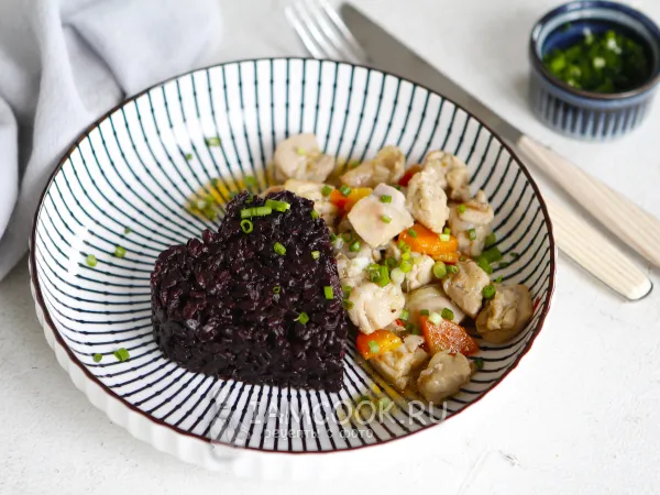 Фото блюда: Черный рис с курицей
