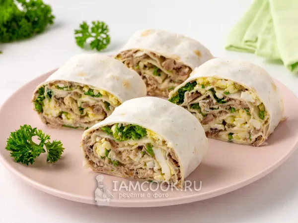Фото готового блюда: Рулет из лаваша со скумбрией