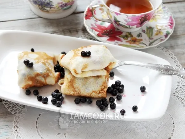 Фото готового блюда: Блинчики с черникой