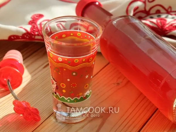 Фото блюда: Вино из варенья в домашних условиях