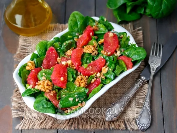 Фото блюда: Салат с грейпфрутом, орехами и шпинатом