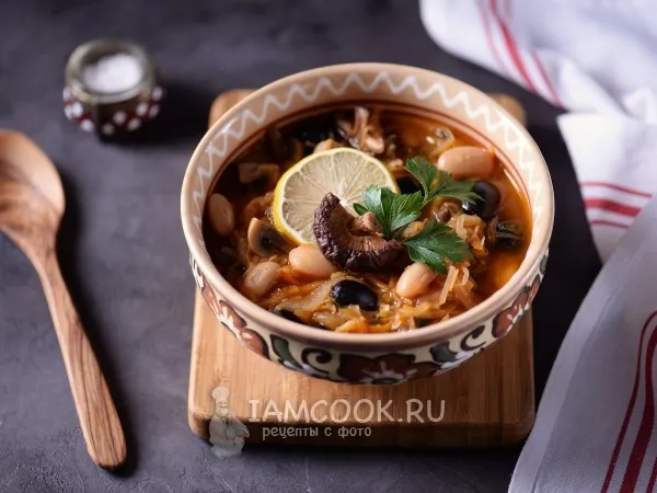 Фото блюда: Постная солянка с фасолью