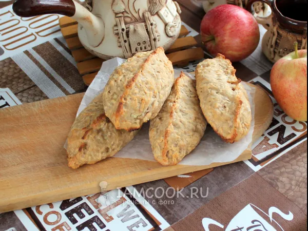Фото готового блюда: Пирожки с яблоками и творогом из яблочного теста