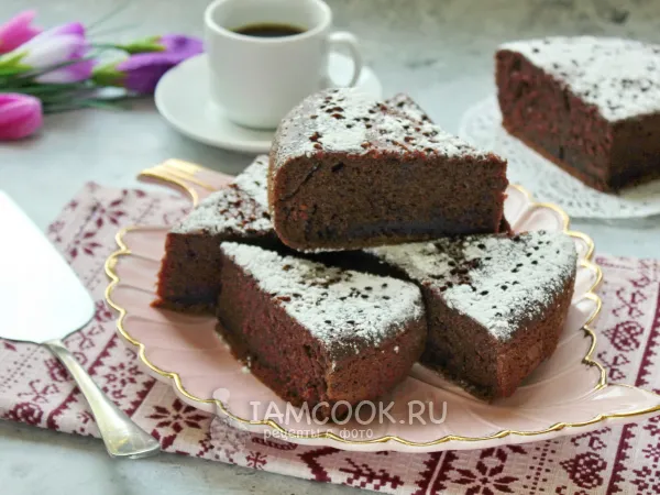 Фото блюда: Влажный шоколадный бисквит в мультиварке