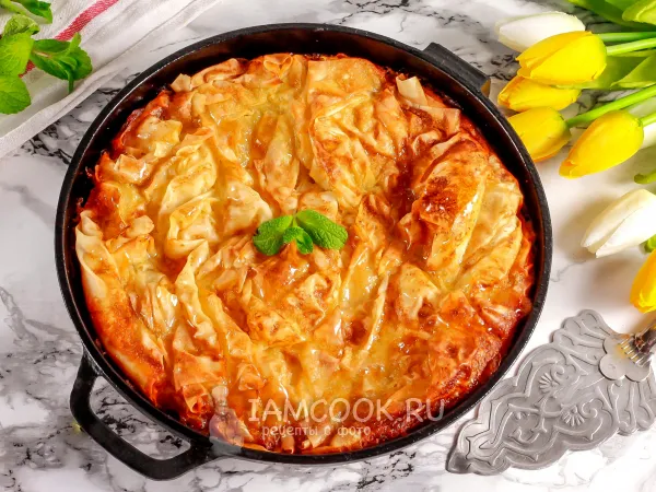 Фото блюда: Пацавуропита (тряпочный пирог из теста фило)