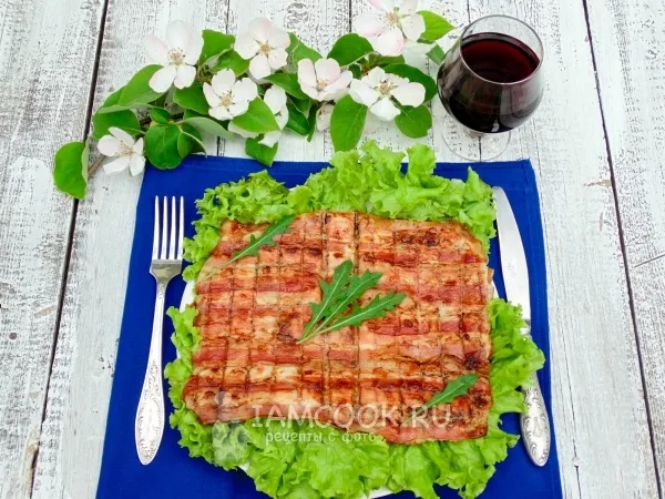 Фото готового блюда: Куриная грудка в беконе на решетке (на углях)