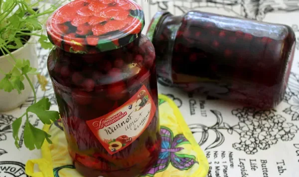 Фото блюда: Компот из ирги и вишни на зиму