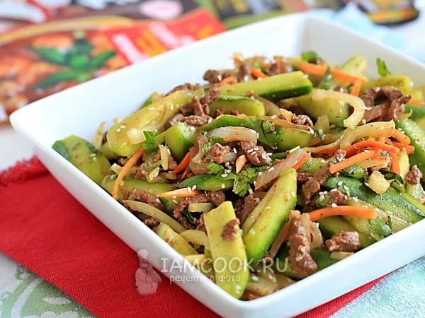 Фото готового блюда: Огурцы с говядиной по-корейски