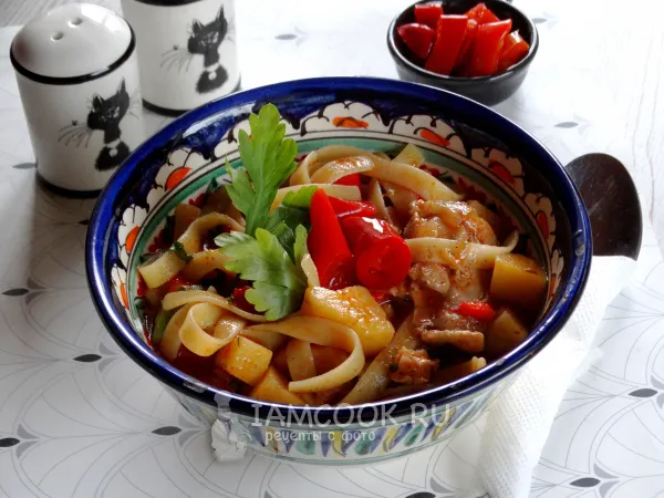 Фото блюда: Лагман с курицей и картошкой