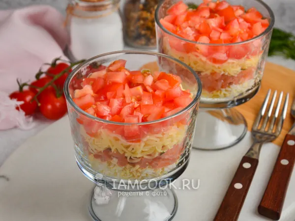 Фото готового блюда: Салат «Нежность» с семгой