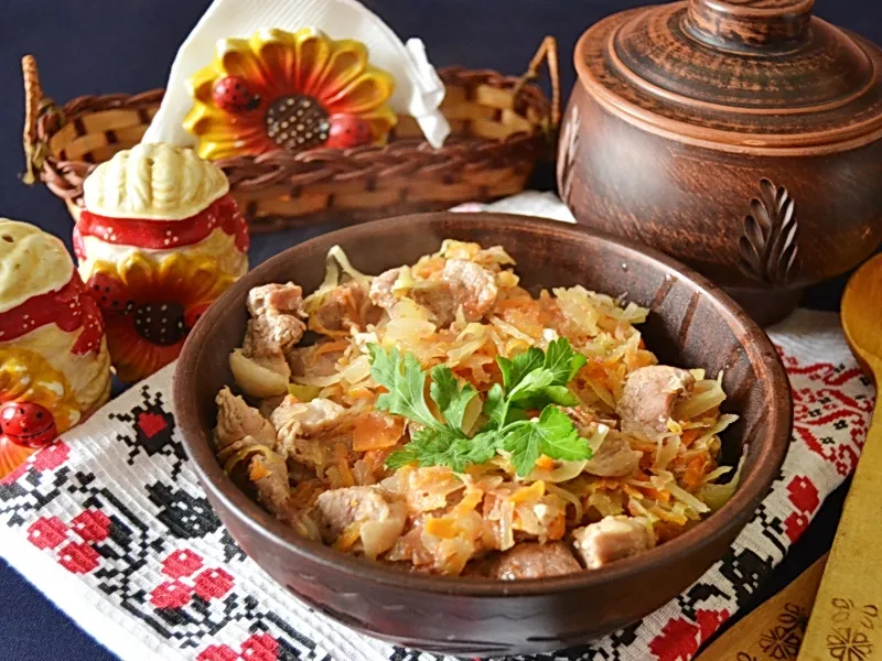 Фото готового блюда: Тушёная квашеная капуста со свининой