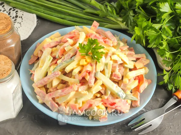 Фото блюда: Салат «Бахор» с колбасой и огурцами