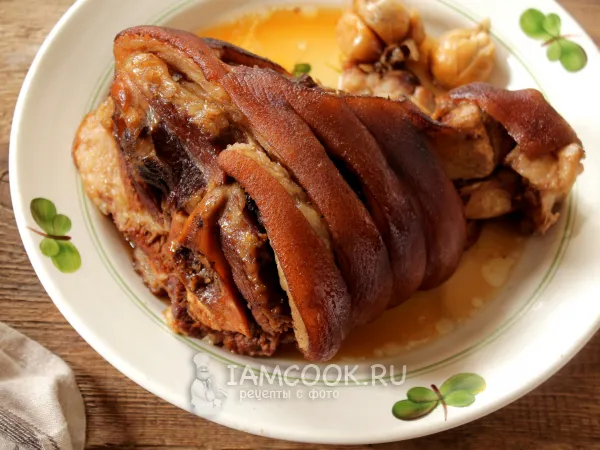 Фото готового блюда: Рулька по-китайски (в соевом соусе)