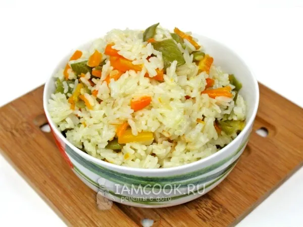 Фото готового блюда: Рис с овощами в мультиварке