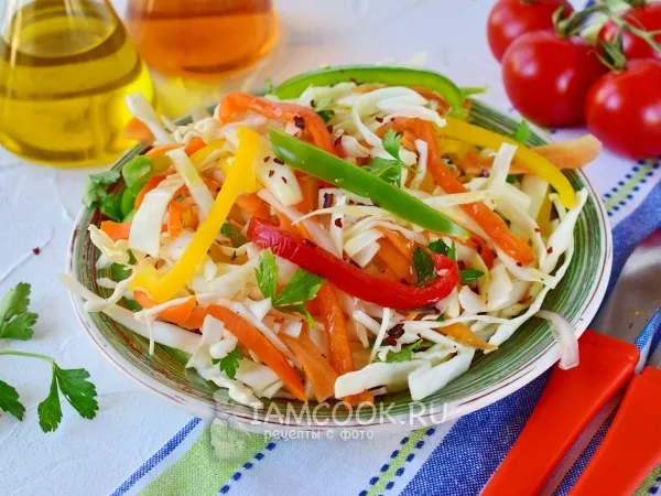 Фото блюда: Салат с капустой, морковью и уксусом