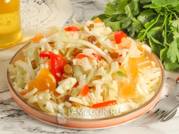 Фото готового блюда: Капуста «Провансаль» с изюмом (классический рецепт)