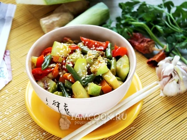 Фото блюда: Овощи в соевом соусе на сковороде