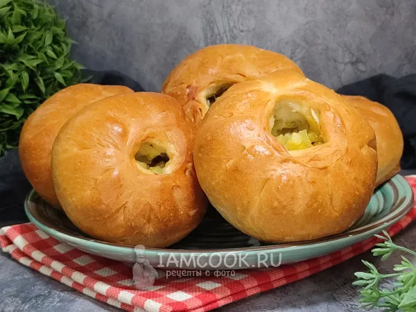 Фото готового блюда: Беляши с картошкой в духовке