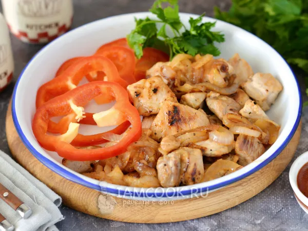 Фото блюда: Жареная свинина с уксусом и луком на сковороде