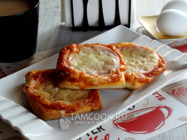 Фото блюда: Горячие бутерброды из слоеного теста