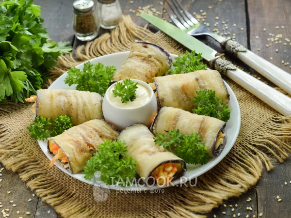 Фото готового блюда: Рулетики из баклажанов с морковью и сыром
