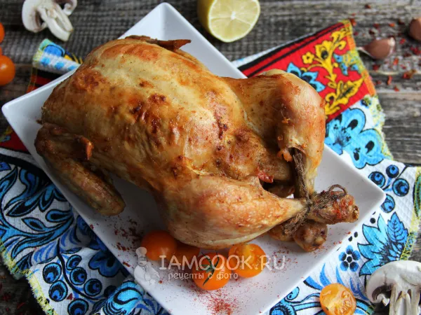 Фото готового блюда: Сочная курица, запеченная в духовке целиком