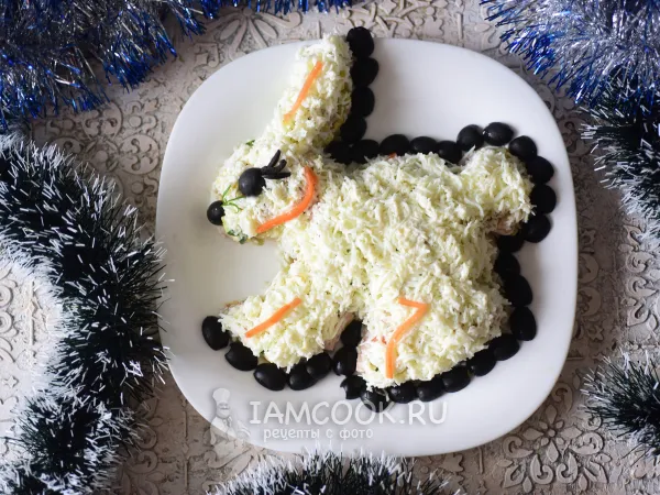 Фото блюда: Салат Оливье в виде кролика