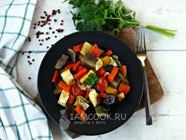 Фото готового блюда: Соте из баклажанов и кабачков в мультиварке