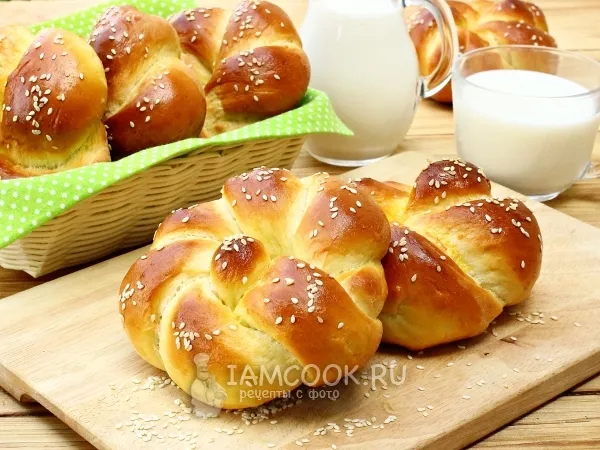 Фото готового блюда: Сдобные булочки с кунжутом