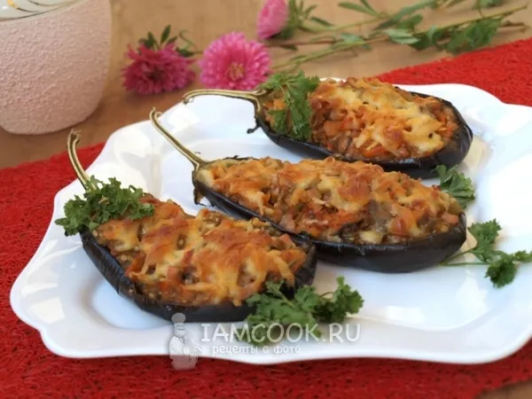 Фото готового блюда: Лодочки из баклажанов c ветчиной с овощами