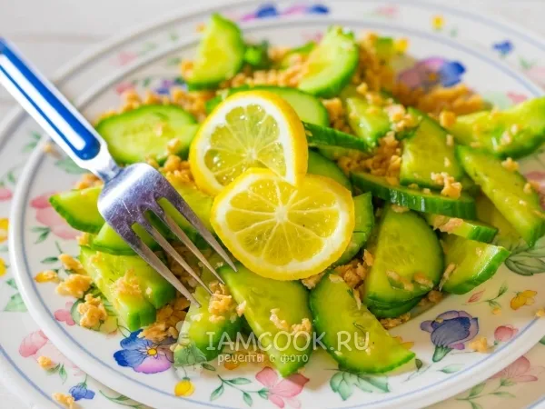 Фото блюда: Салат с соевым мясом и огурцом