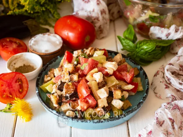 Фото блюда: Салат с жареными баклажанами и творожным сыром